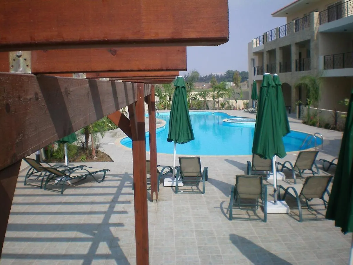 104 Excellent 2 Bed Apartment With Pool View, Ac & Gym! Perivólia