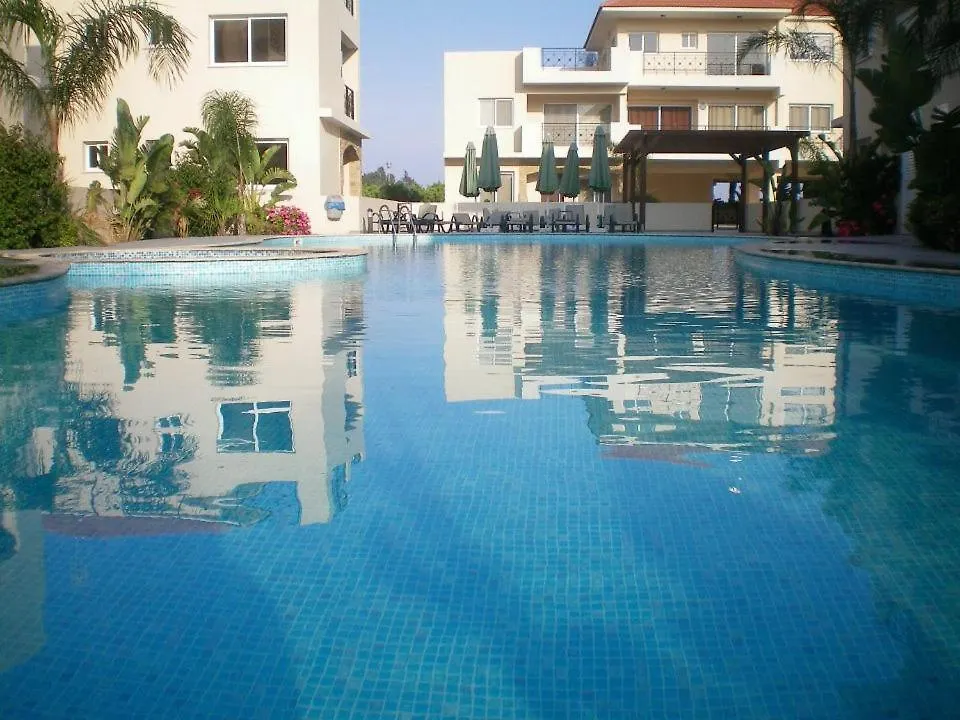 104 Excellent 2 Bed Apartment With Pool View, Ac & Gym! Perivólia